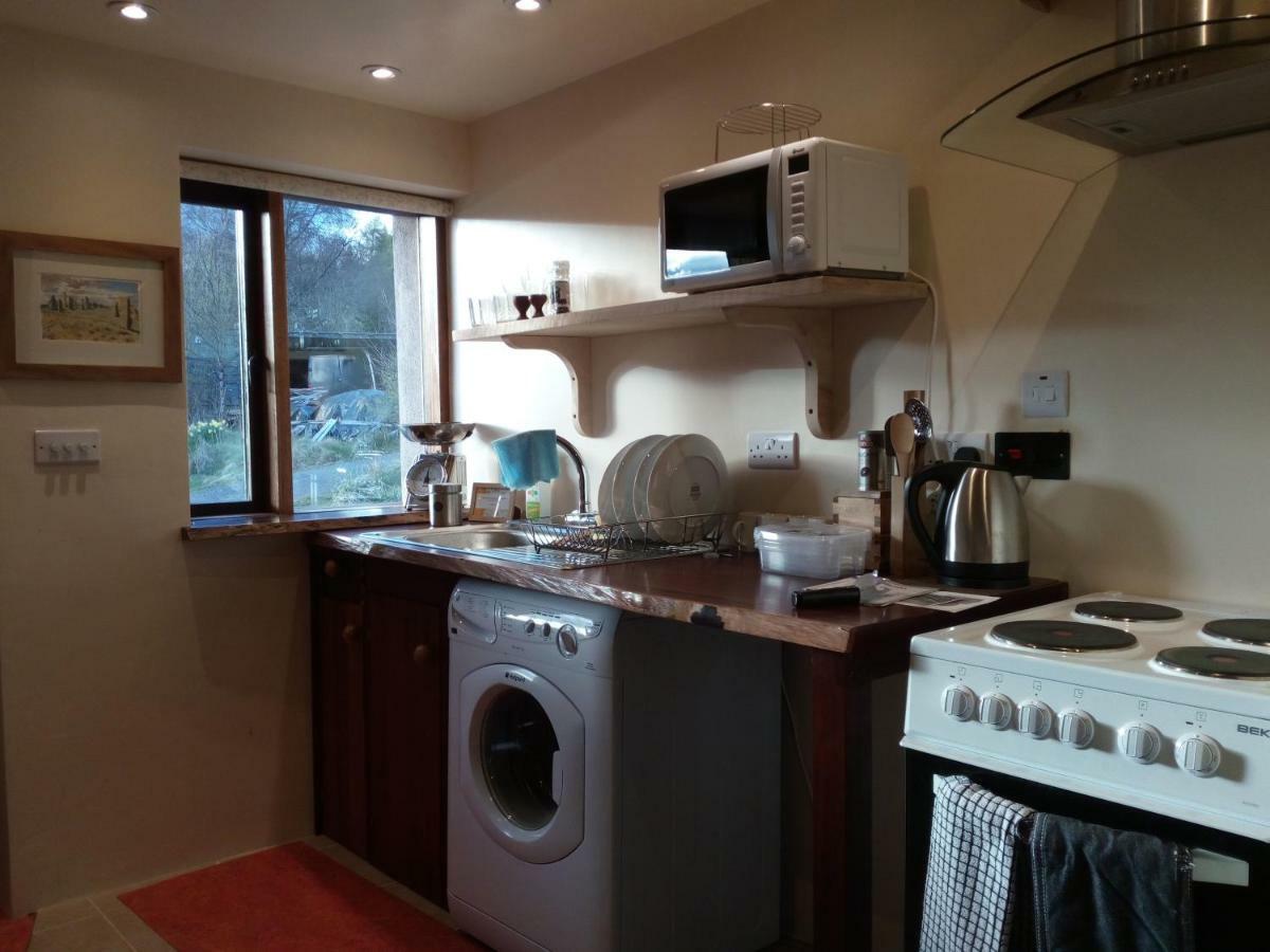 ホテル Sunrise House Inverfarigaig エクステリア 写真