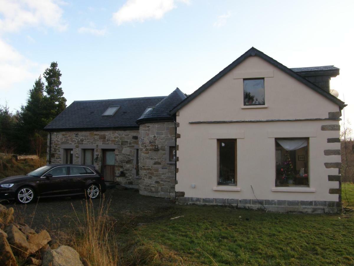 ホテル Sunrise House Inverfarigaig エクステリア 写真