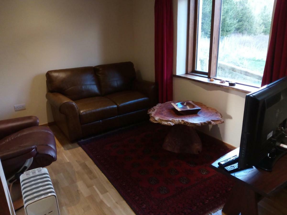 ホテル Sunrise House Inverfarigaig エクステリア 写真